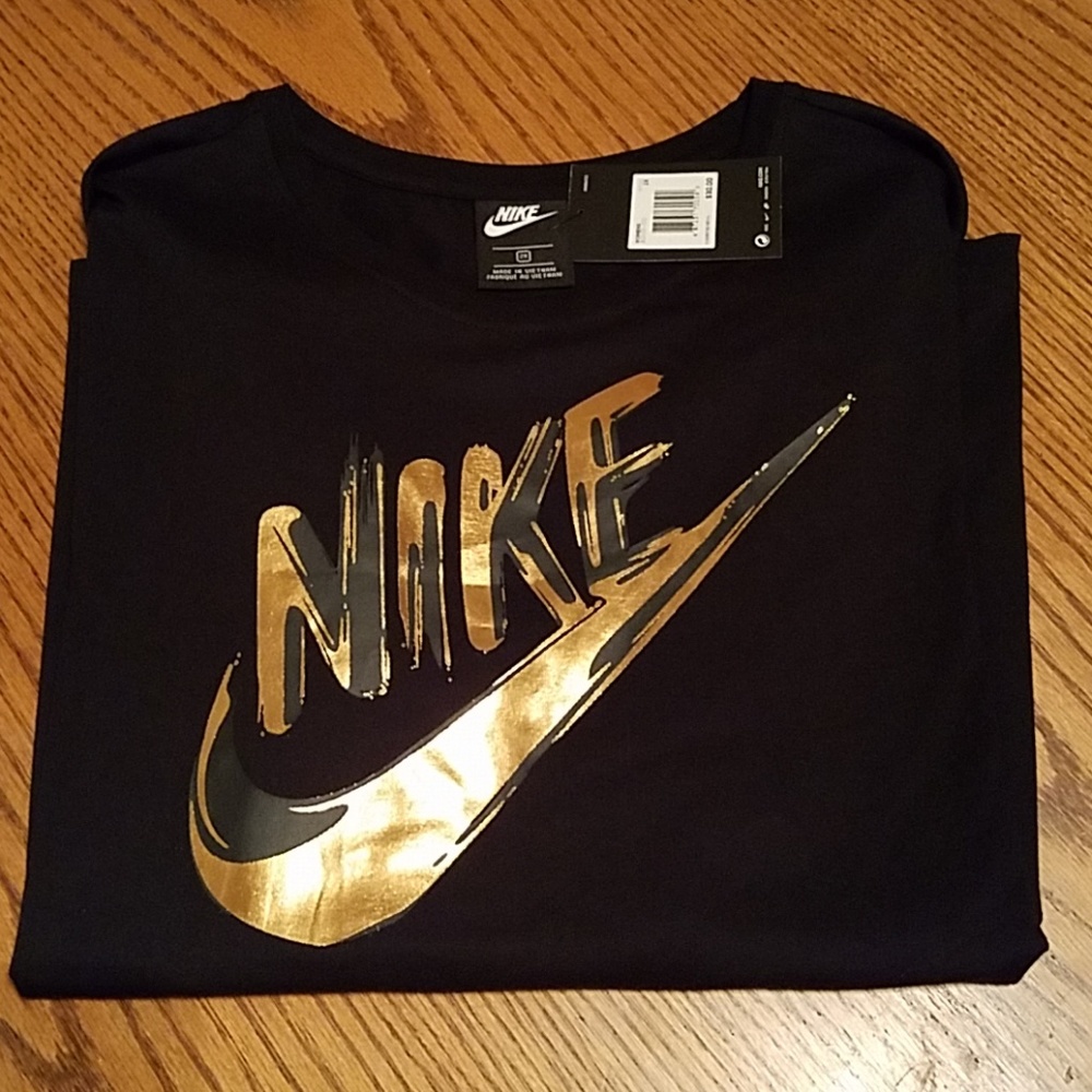 Nike t-shirt